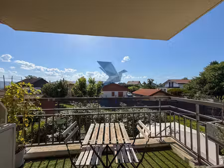 superbe t3 lumineux de 64 m2 avec balcon et stationnement