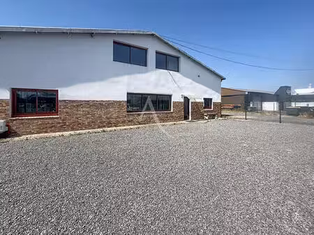 vente local d'activité 12 pièces  560.00m²  lons