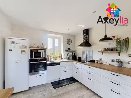 a vendre - le donjon - maison avec garage et piscine