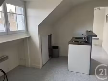 location appartement 2 pièces meublé à fougères (35300) : à louer 2 pièces meublé / 15m² f
