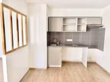 location appartement 3 pièces à rezé (44400) : à louer 3 pièces / 62m² rezé
