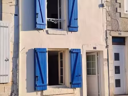 location maison 4 pièces 77.49 m² à saint-savinien (17350)  800 €