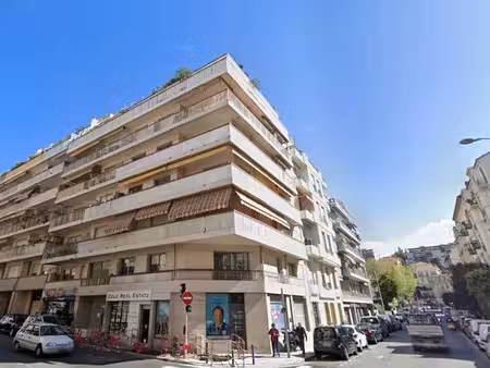location parking 12 m² à nice (06000)  152 €