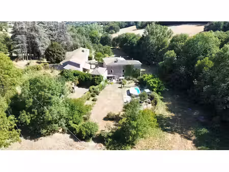 ensemble immobilier avec dépendances  piscine et lac