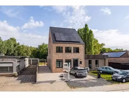 huis te koop in stekene met 3 slaapkamers