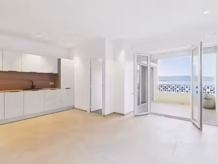 location appartement 3 pièces 67m2 ajaccio 20000 - 1250 € - surface privée
