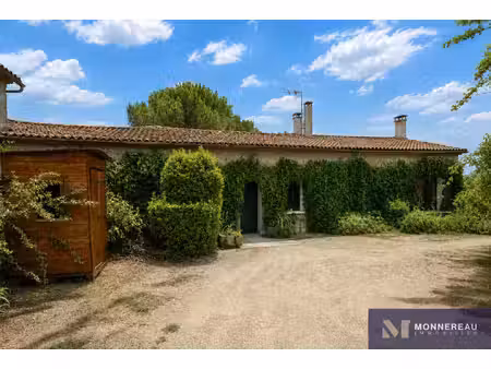 maison ancienne renovee avec beau jardin