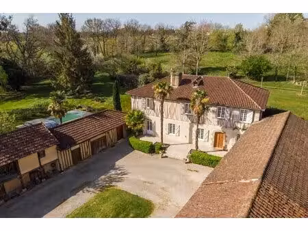 propriete de luxe avec piscine