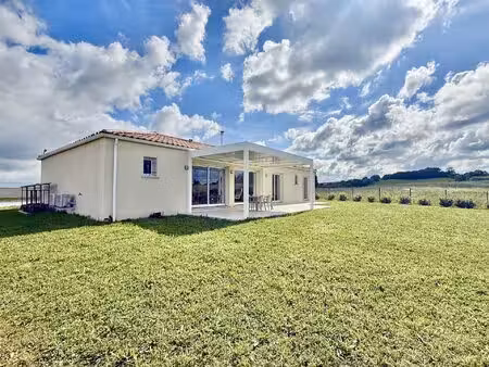 villa contemporaine de plain-pied avec vue panoramique sur les pyrénées