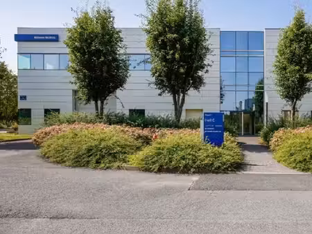location local professionnel 3 920m² villepinte 93420