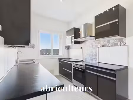 appartement proche de la mer et lumineux - en vente en centre ville à saint-nazaire...