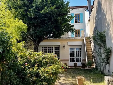 maison de charme avec jardin et garage