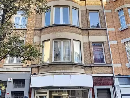 appartement à vendre avec terrasse et 2 chambres   uccle (vbe54786)