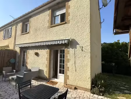 belle maison mitoyenne au calme