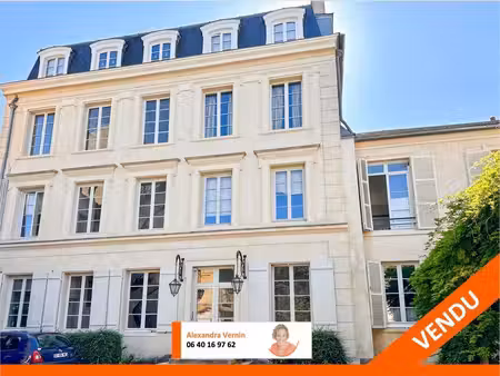 magnifique appartement au sein d'un prestigieux hôtel particulier rue de lorraine