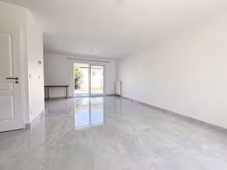maison 5 pièces à louer à combs-la-ville - réf. 805921