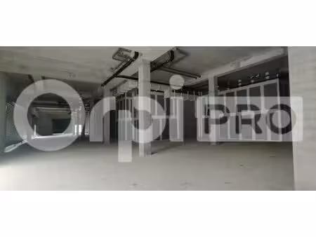 location commerce grigny 91350 1134m²