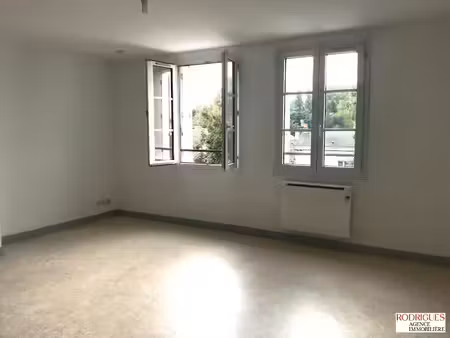 location appartement 1 pièce 33m² poitiers 86000
