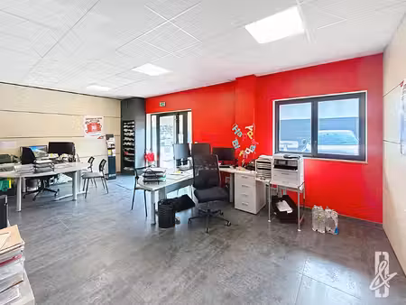 location local professionnel 120m² angouleme 16000