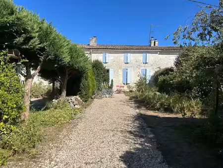 vente maison 4 pièces 107 m² à les essards (17250)  128 400 €