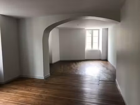 location appartement 2 pièces 66m² montmorillon 86500