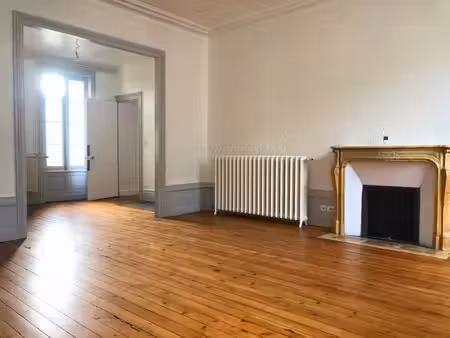 location appartement 4 pièces 80m² cognac 16100