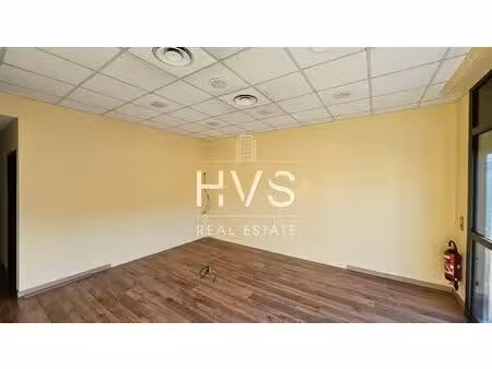 location local commercial 79m² aix en provence 90ème