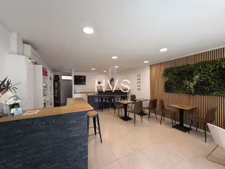 location local commercial 47m² meyreuil 13590