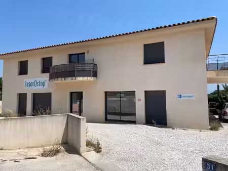 location local professionnel 235m²