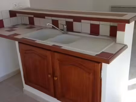 location appartement 2 pièces 39m² st maximin la ste baume 83470