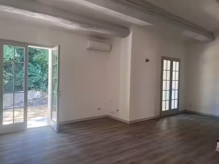 location appartement 3 pièces 74m² la celle 83170