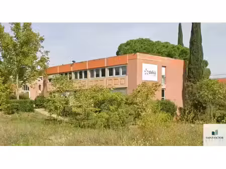 location local professionnel 937m² vitrolles 13127