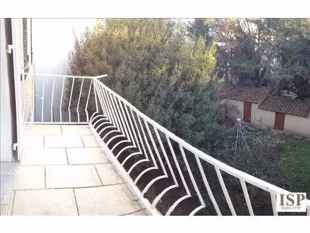 location appartement 3 pièces 73 m² à aix-en-provence (13090)  1 200 €