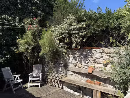 quartier haut de sète  appartement t2 avec terrasse 