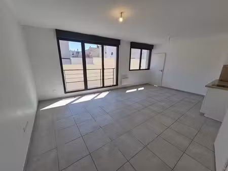 location appartement 2 pièces 45.6 m² à reims (51100)  595 €