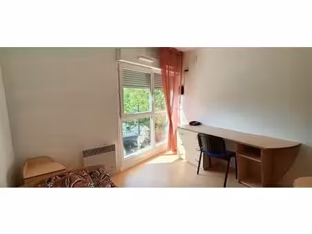studio meublé libre à la vente