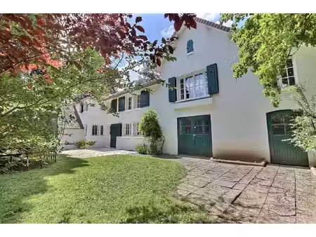 maison de luxe à louer à l'étang-la-ville