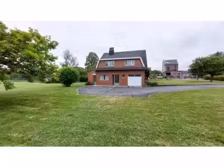 villa avec grand jardin et remise sur 17 a 46 ca