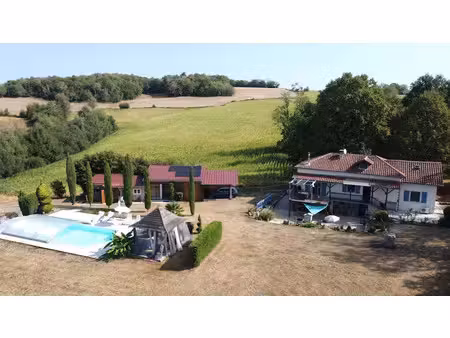 vente maison 5 pièces 131 m² à figeac (46100)  299 000 €