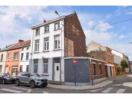 immeuble de rapport offrant 3 entites