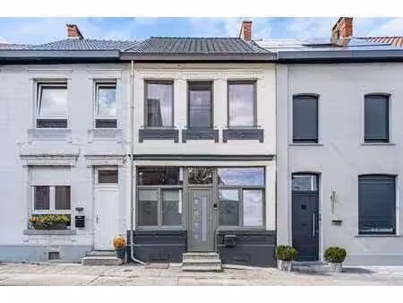 maison 3 chambres aux beaux volumes avec jardin
