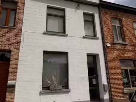 maison 2 façades idéalement située