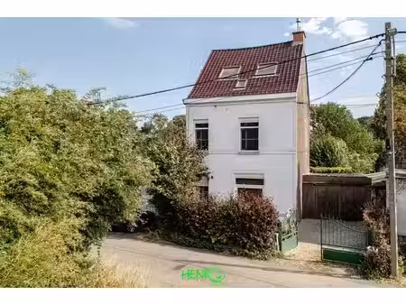 maison 3 façades avec un beau potentiel située à froyennes