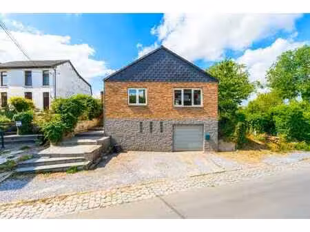 jolie maison 2 ch avec cour et jardin