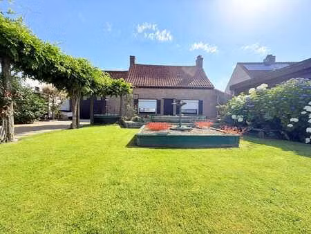 lichtrijke woning met 2 slaapkamers en zonnige tuin