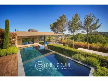 villa de luxe à vendre dans le quartier les colles-camp lauvas-font de l'orme