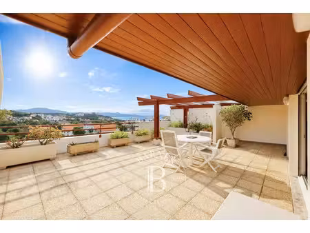 appartement de luxe à vendre dans le quartier labordotte-la colline