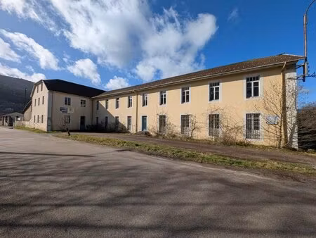 bâtiment 1500 m2