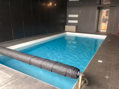 loft atypique avec piscine interieure