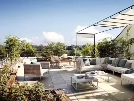 **rare t4 dernier étage avec terrasses + rooftop + parkings/cave à 300m gare**